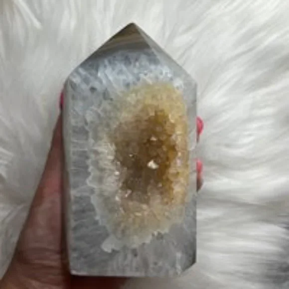 XXL Druzy Agate Tower - Picture 4 of 13